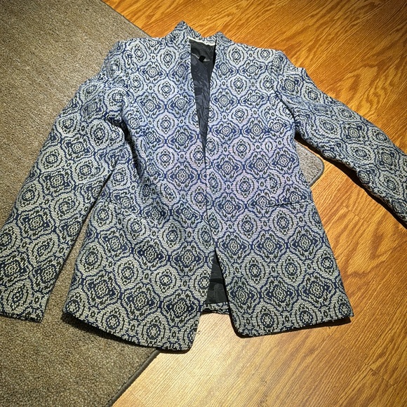 Women’s Banana Republic blazer blue white size 6tall.        Bx12 - Picture 1 of 6